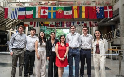 FEN U. de Chile y Santander entregaron becas de Movilidad Internacional de Pregrado para proyectar el talento al mundo